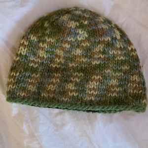 Bula green Acrylic toque